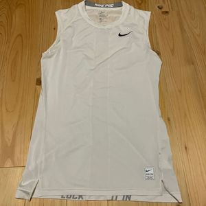 NIKE PRO スリーブレスシャツ M 白 コンプレッション ノースリーブ インナー タンクトッ