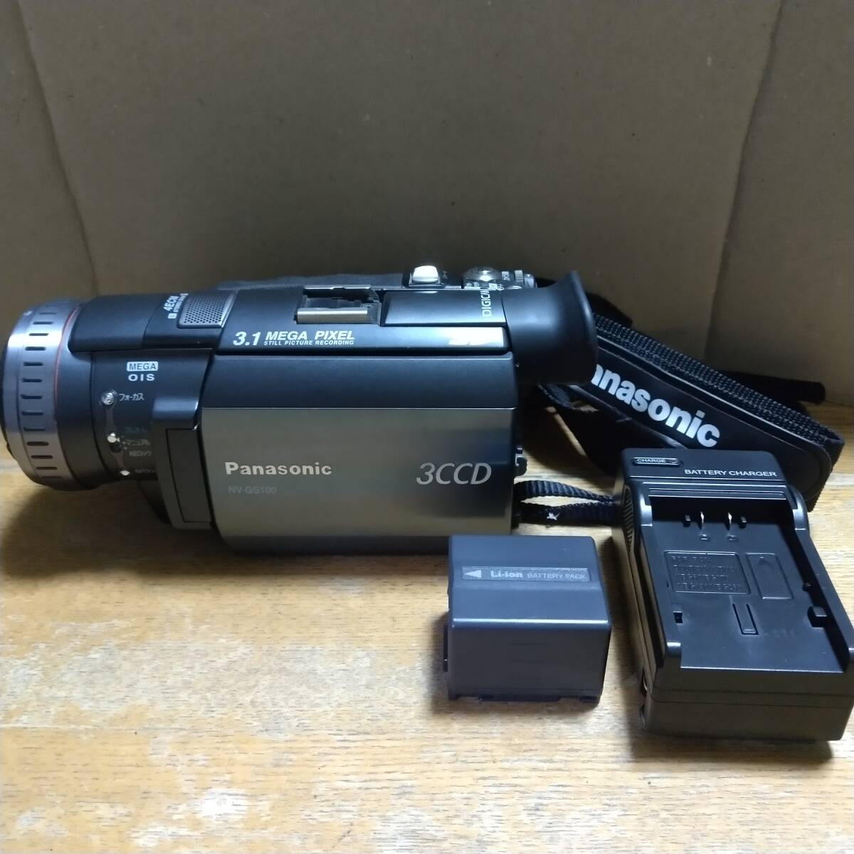 良品中古】☆Panasonic miniDV 3CCDデジタルビデオカメラ NV-GS100