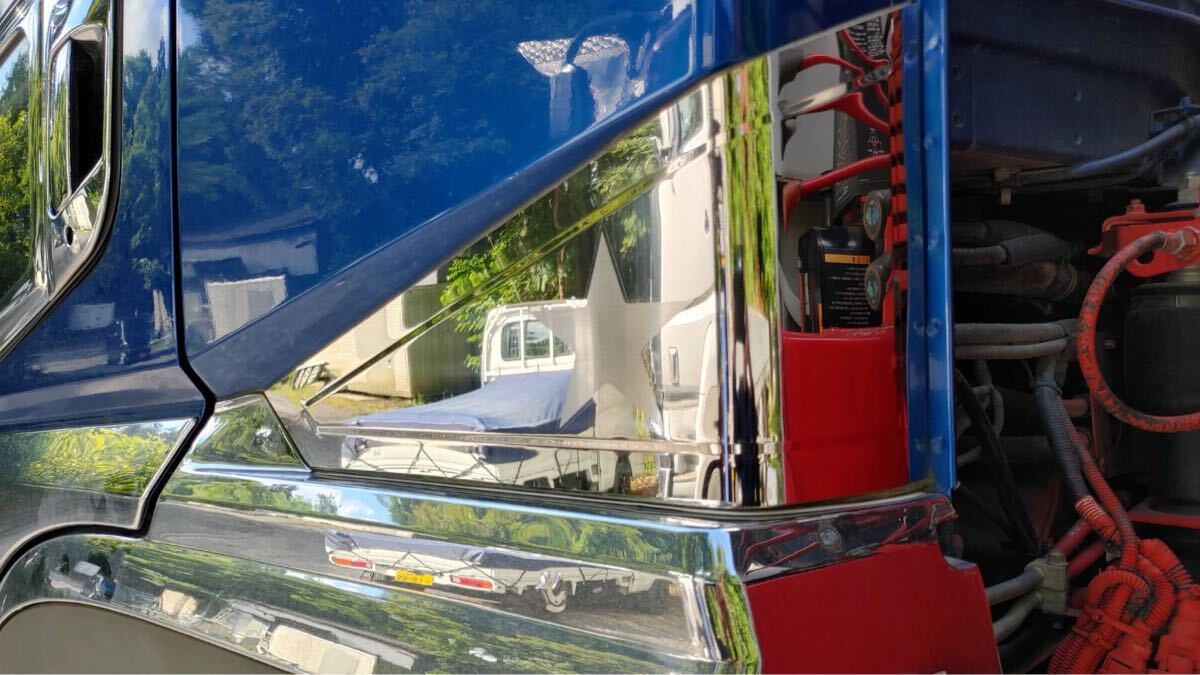 三菱ふそう　スーパーグレート用　クウォーターガーニッシュ　#600 ワンプレス　星ヘアーライン_2