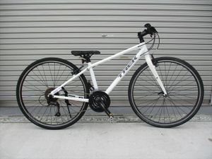 E490★37800円★整備済み スポーツ中古自転車 TREK　FX3【クロスバイク　白　38㎝】入札