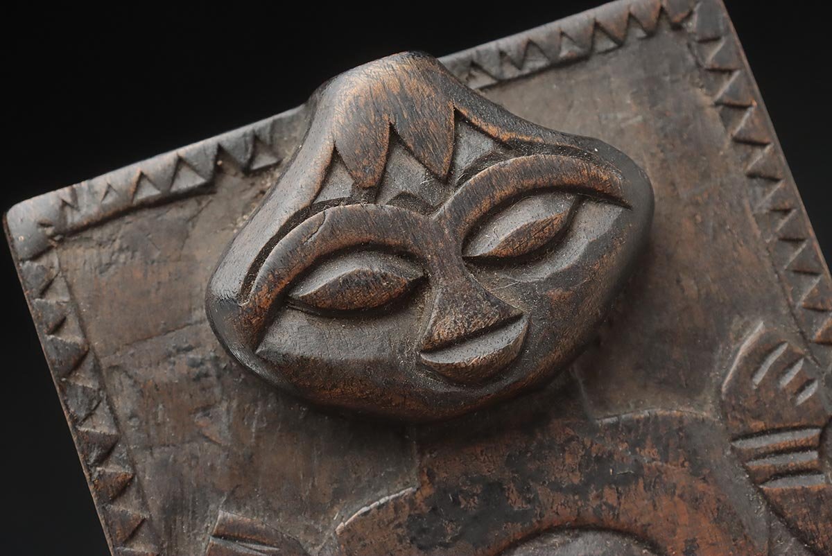 ZN257 台湾先住民族 高砂族/排湾族 木彫 人物 / 百歩蛇 プリミティブ