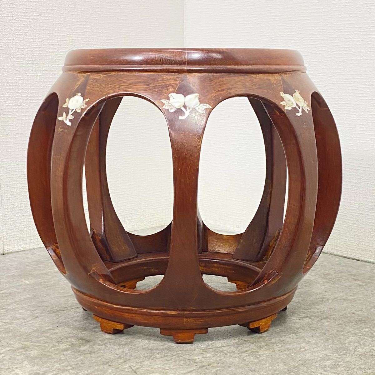 【美品】花梨 無垢 螺鈿細工スツール/椅子 飾り台/花台　太鼓型椅子 ○ 花梨 花台 太鼓型花台 丸花台 螺鈿細工 唐木 スツール 飾り台 木製