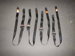 ディフェンダー初期型用リヤシート本ベルト4