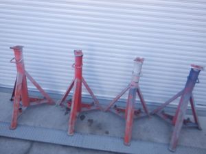 売り切り ジャッキスタンド 大型専用 ローラー付 4個セット 全長 現在 約88㎝ 最大 約150