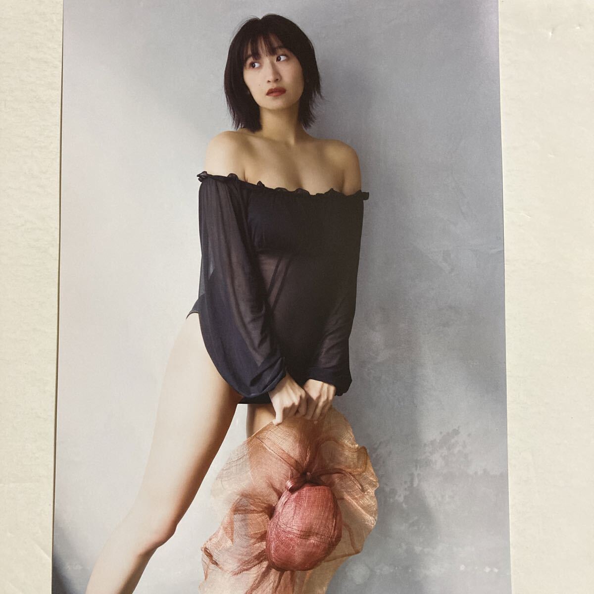 榎原依那 150μ厚手ラミネート加工 6ページ 2nd写真集 I am Ina 