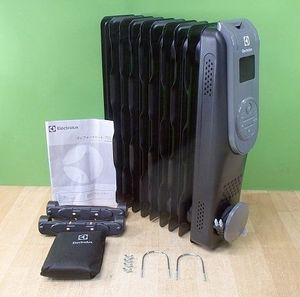1000円スタート 美品 エレクトロラックス オイルヒーター コンフォートヒート 700 ブラッ