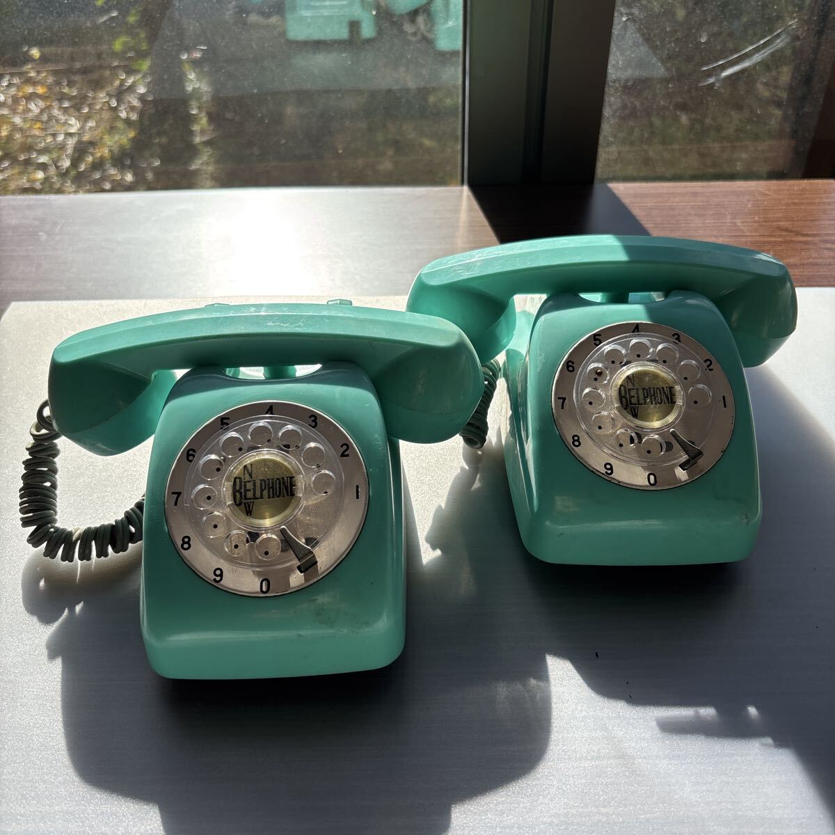 緑電話の値段と価格推移は？｜4件の売買データから緑電話の価値が