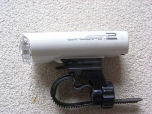 　★　キャットアイ　アーバン２　ホワイト　白　CATEYE　URBAN２　HL-EL160　乾電池式ヘ