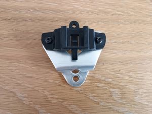 ブロンプトン専用のリアライトブラケット