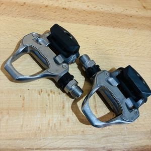 【中古品】 シマノ 105 PD-5700 SPD-SL ビンディングペダル シルバー SHIMANO ロードバイ