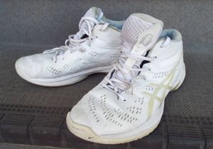 中古　★　asics アシックス　（2４.5cm）　ケース入り