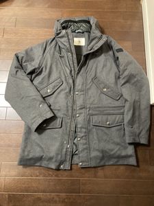 美品 エーグルの収納式フード付きハーフコート AIGLE