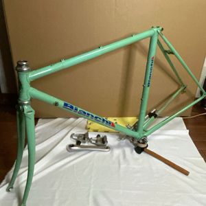 【ヴィンテージ品】ビアンキクロモリフレーム1980年台モデル不明 クロモリフレーム ビン