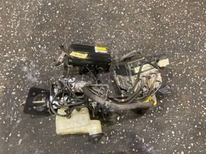 クラウン ハイブリッド GWS204 ABSアクチュエーター 44510-30250