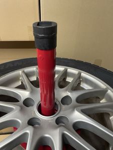 手動タイヤチェンジャー 本体の頂部にギアレンチ取付台座ネジ②