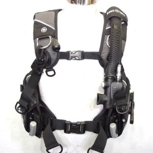 アクアラング アクシオム BCD サイズSM スクイーズロックナイフ付 定価138,700円