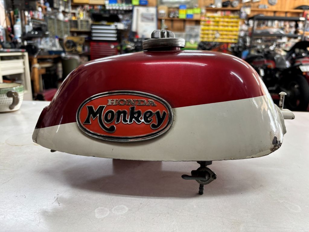 ホンダモンキーМ型純正タンク中古当時物の希少品 MONKEY モンキー Z50Z タンク 純正当時物 (ホンダ用)｜売買された