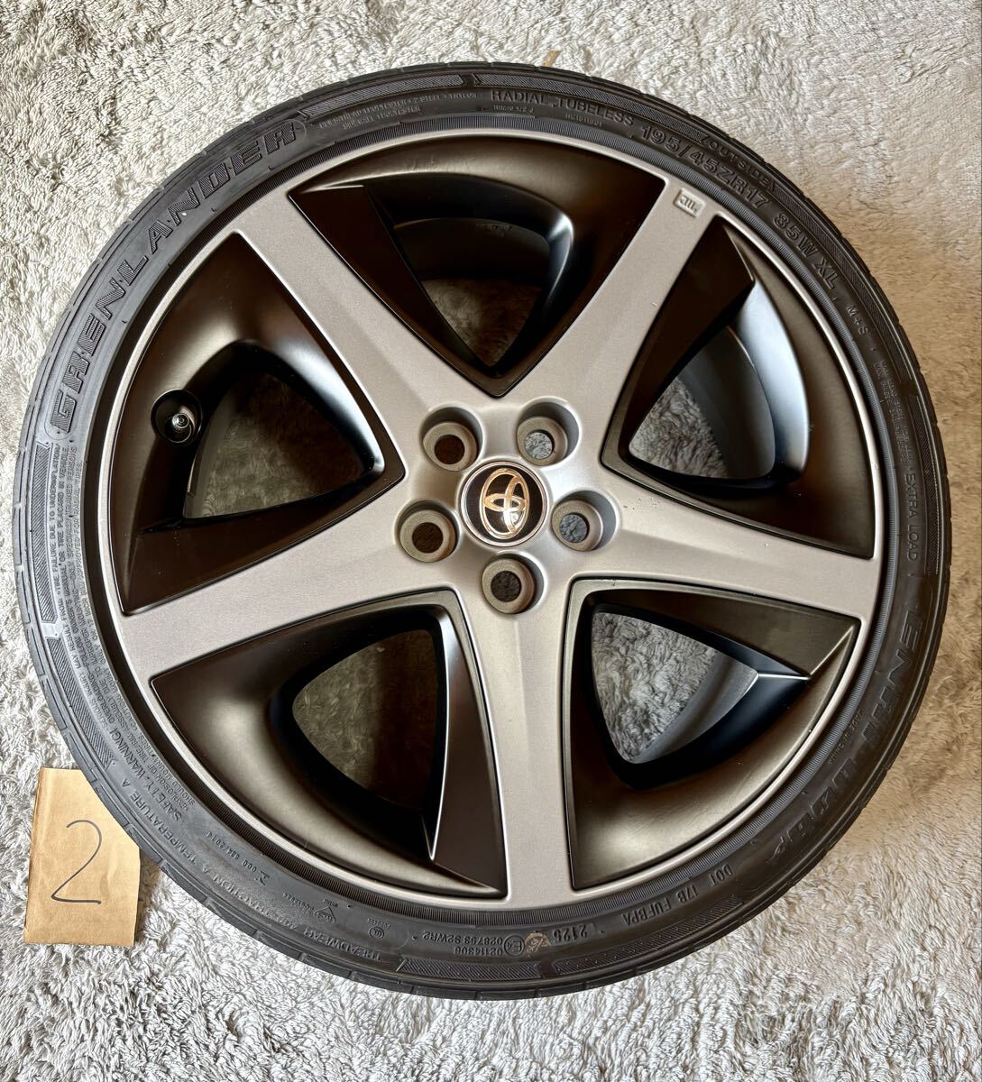 トヨタ純正 プリウス50 ツーリング エディション 17インチ 7.0J +50 5H
