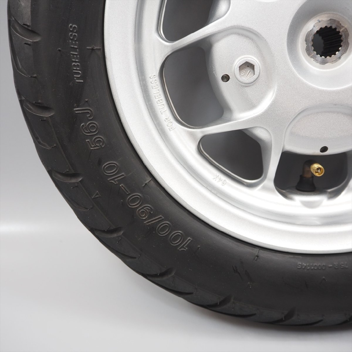 ホンダ リード125 JF45 純正 リアホイール 新品タイヤ ＆新品バルブ付き ホンダ リード125 JF45 純正 リアホイール 新品タイヤ ＆新品バルブ