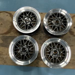 15インチ ホイール 4穴のYahoo!オークション(旧ヤフオク!)の相場