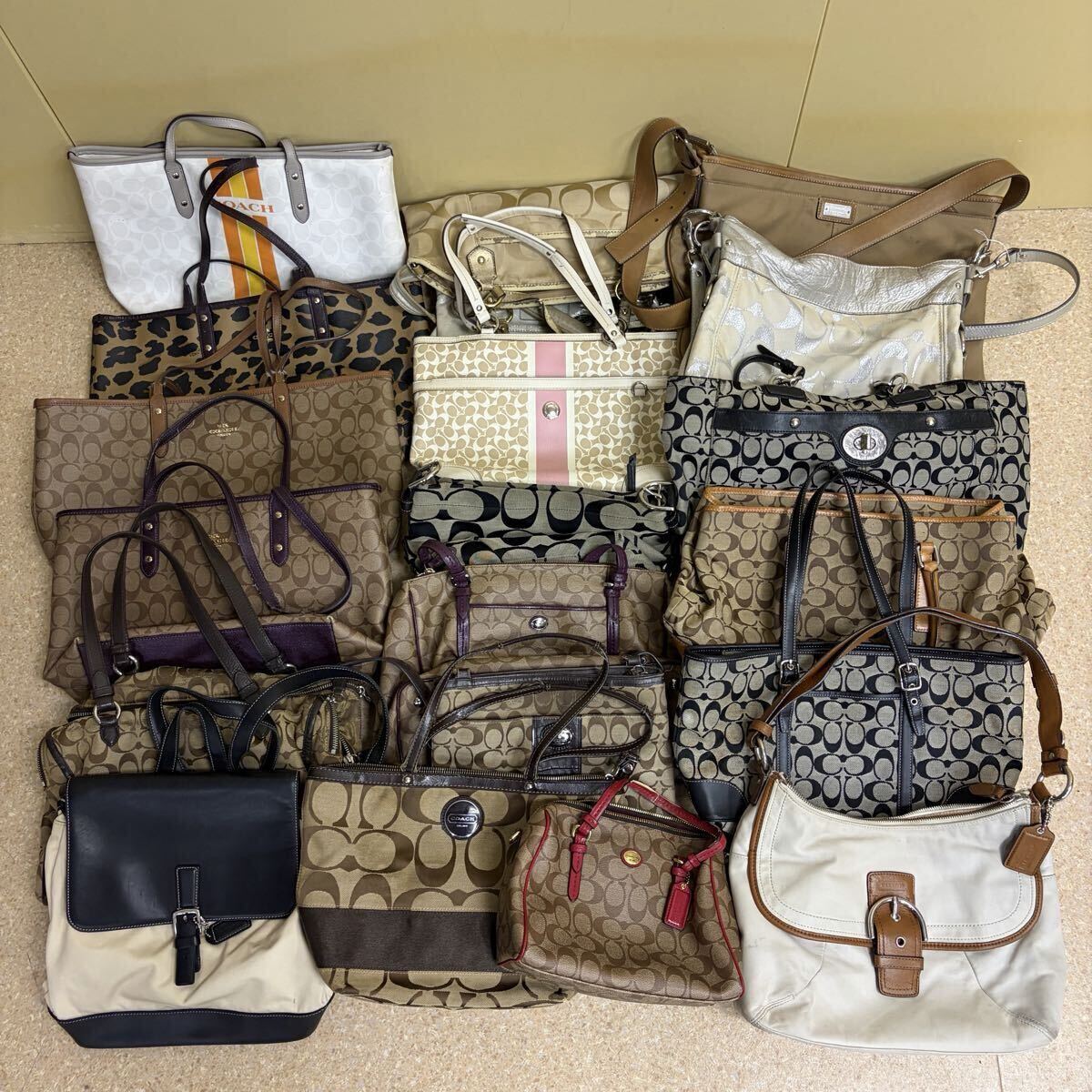 【極美品】コーチ ソーホー シグネチャー ワンハンドバッグ レザー キャンバス 1円 COACH コーチ シグネチャー キャンバス レザー トートバッグ