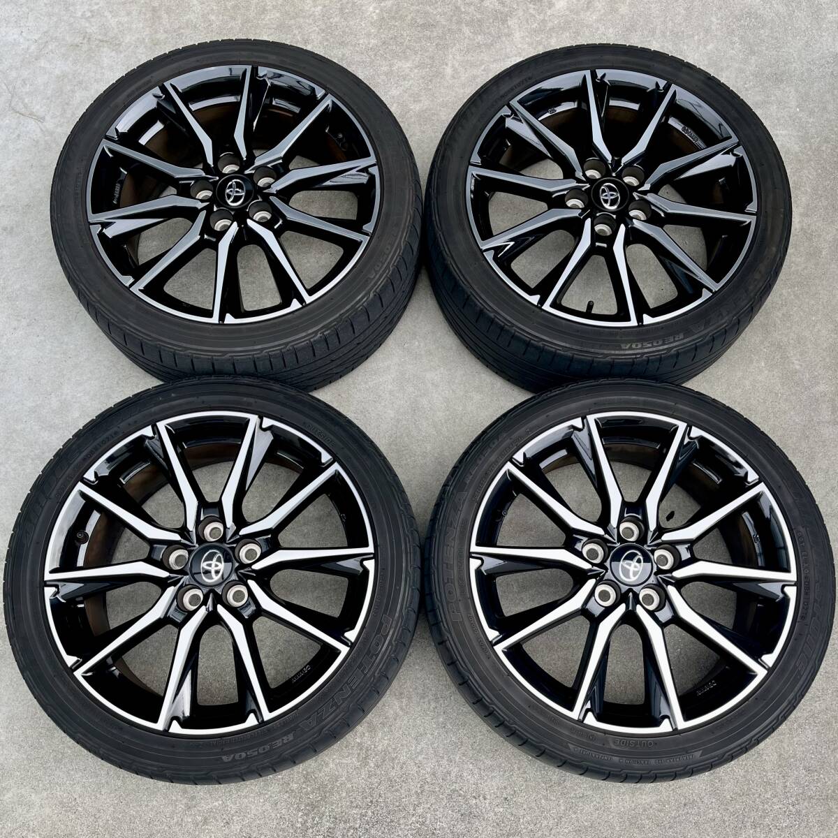 トヨタ 80系 ヴォクシー GRスポーツ 純正ホイール タイヤ付 215/45R18