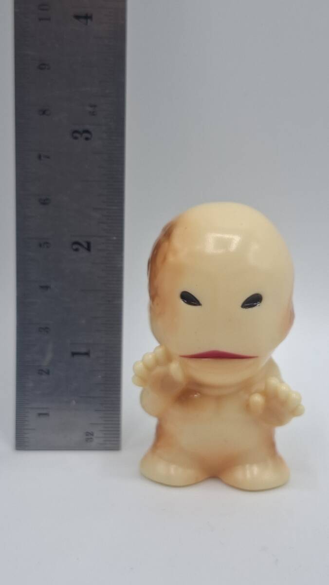 B15： 6cm 【スペル星人 ウルトラマン倶楽部 指人形 ソフビ SD パチ物