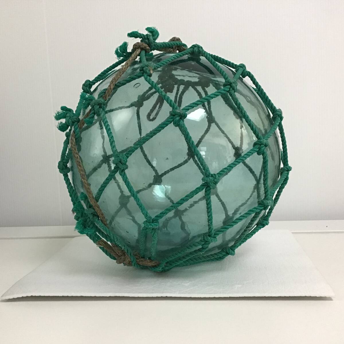 ガラスの浮き球４個 ビンテージ浮き玉 ガラス浮き球の値段と価格推移は？｜2件の売買データからガラス浮き球