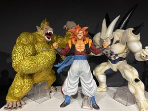 黄金大猿 フィギュアのYahoo!オークション(旧ヤフオク!)の相場・価格を