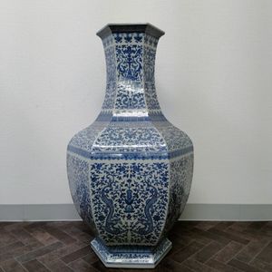 中国 染付 花瓶のYahoo!オークション(旧ヤフオク!)の相場・価格を見る