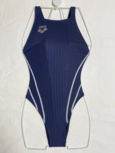 レディース競泳水着の値段と価格推移は？｜67件の売買データから