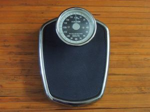 レトロ 体重計の値段と価格推移は？｜11件の売買データからレトロ 体重
