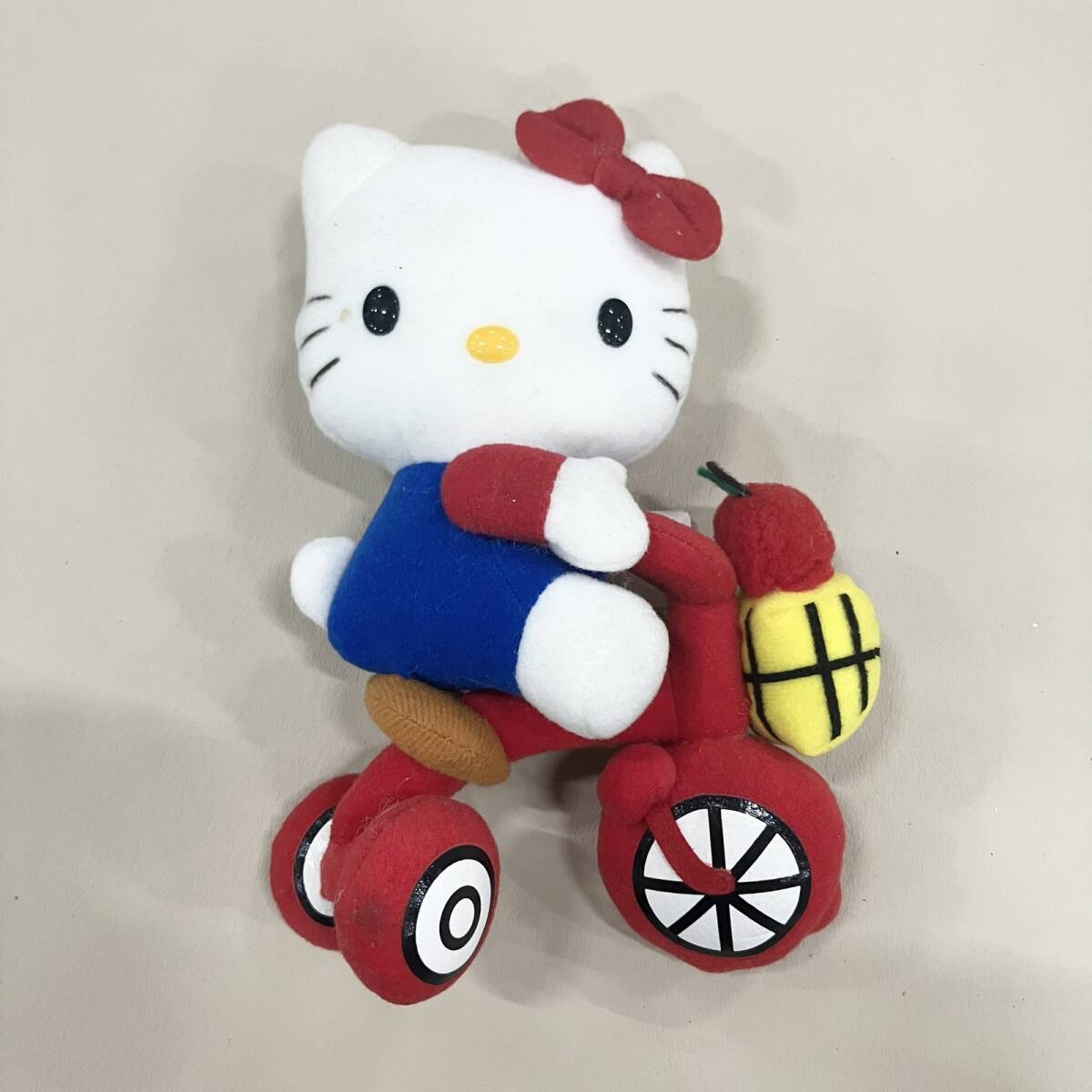 横向き キティの値段と価格推移は？｜4件の売買データから横向き