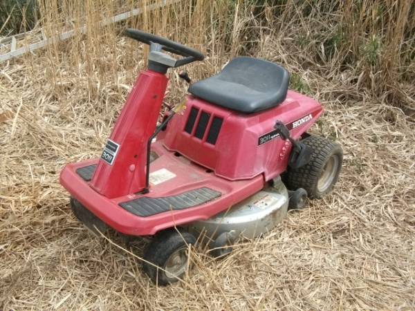 ホンダ３０１１芝刈り機乗用エンジン不動 芝刈機 売買されたオークション情報 Yahooの商品情報をアーカイブ公開 オークファン Aucfan Com