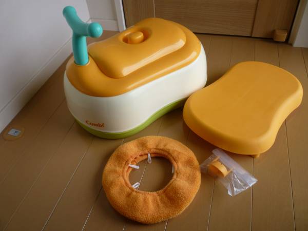 USED　コンビ　おまるでステップ（便座＆ステップ兼用オマル）_1