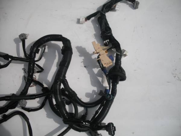 アイシス：エンジンハーネス/ワイヤーハーネス：ZNM10W | 住友電装株式