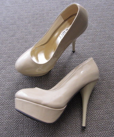 ○美脚 厚底 ピンヒール パンプス ベージュ ヌーディ 22.5 23.0