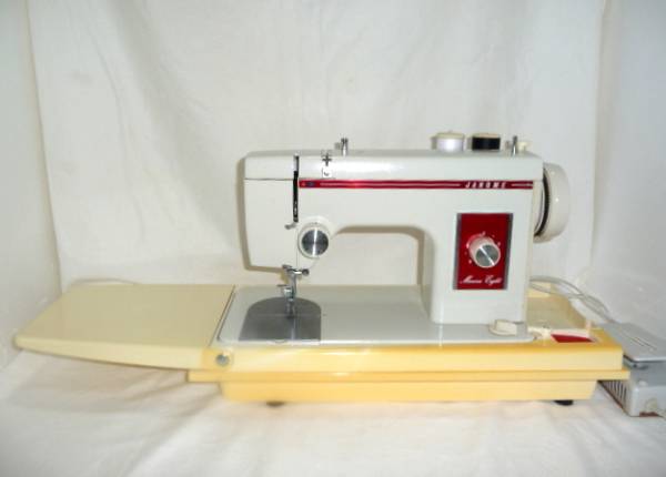 ぴ*ー様 イギリス　アンティーク　テーブル　JANOME　ジャノメ レトロ ジャノメ JANOME アンティーク ミシン TYPE11420 取説付