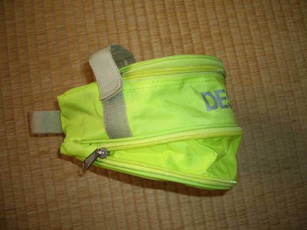 DESCENTE　デサント　サドルバッグ　中古　スペアタイヤ入れ_3