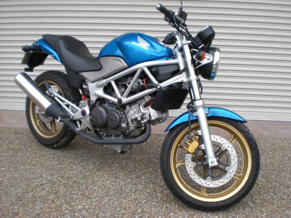 ホンダ VTR250 青 インジェクション 中古車 3543km(126cc-250cc