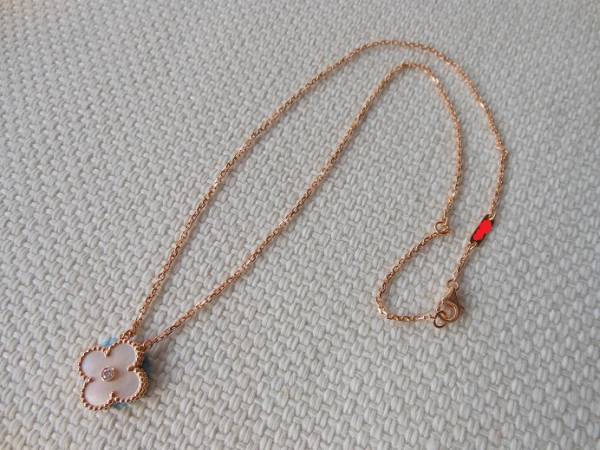 本物 ヴァンクリーフ アルハンブラ 12クリスマス限定 その他 売買されたオークション情報 Yahooの商品情報をアーカイブ公開 オークファン Aucfan Com