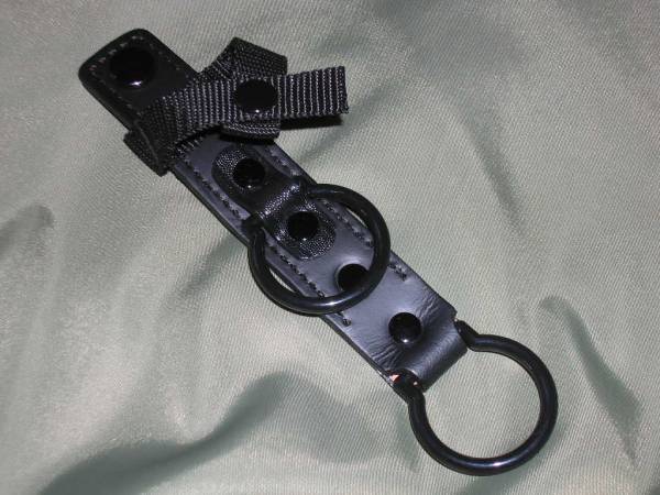 旧型警棒吊り ノーベル製 現行警棒吊り＋警棒脱落防止紐付き(警察グッズ)｜売買され