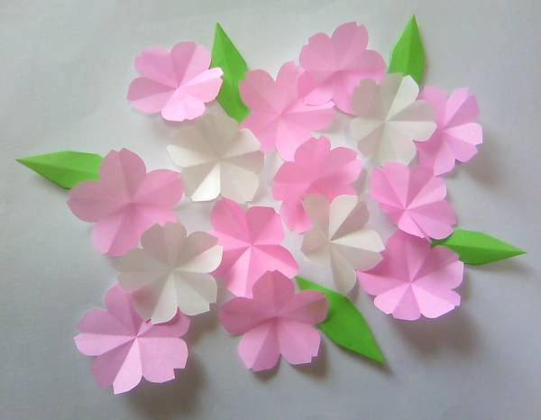 折り紙 壁面飾り アルバム飾り さくら 桜 小 15枚 葉付き 折り紙 千代紙 売買されたオークション情報 Yahooの商品情報をアーカイブ公開 オークファン Aucfan Com