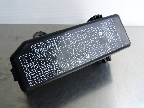 H14 三菱 ｅｋワゴン 純正ヒューズボックス H81w 三菱用 売買されたオークション情報 Yahooの商品情報をアーカイブ公開 オークファン Aucfan Com