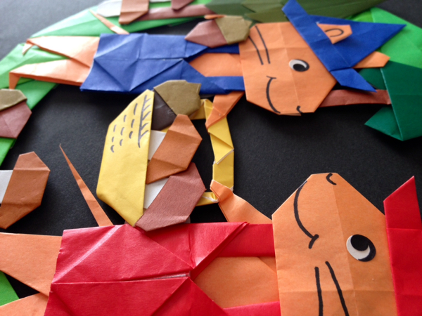 折り紙 絵本 ぐりとぐら風リース 壁面飾りハンドメイド 秋 折り紙 千代紙 売買されたオークション情報 Yahooの商品情報をアーカイブ公開 オークファン Aucfan Com