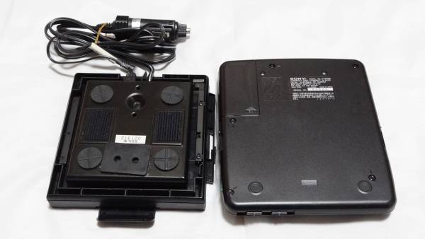 Sony ソニー D 808k Cdウォークマン Discman 車載キット付 Cdプレーヤー 売買されたオークション情報 Yahooの商品情報をアーカイブ公開 オークファン Aucfan Com