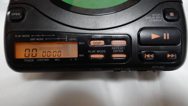 Sony ソニー D 808k Cdウォークマン Discman 車載キット付 Cdプレーヤー 売買されたオークション情報 Yahooの商品情報をアーカイブ公開 オークファン Aucfan Com