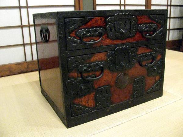 S910 船箪笥 本漆塗 太鼓鋲 忍び箱 懸硯帳箱金庫 佐渡小木 (箪笥