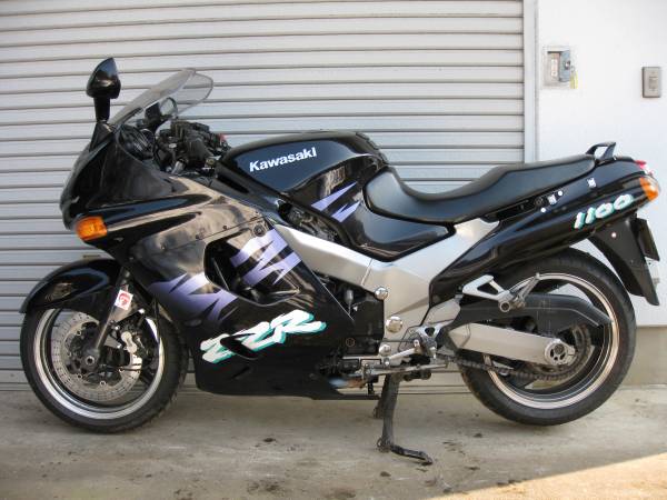 ZZR1100D3 綺麗でエンジン絶好調な車両です。お見逃しなく!(751cc以上 