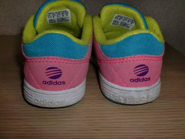 Adidas 15ｃｍ ネオンカラー スニーカー 男女兼用 15cm 売買されたオークション情報 Yahooの商品情報をアーカイブ公開 オークファン Aucfan Com